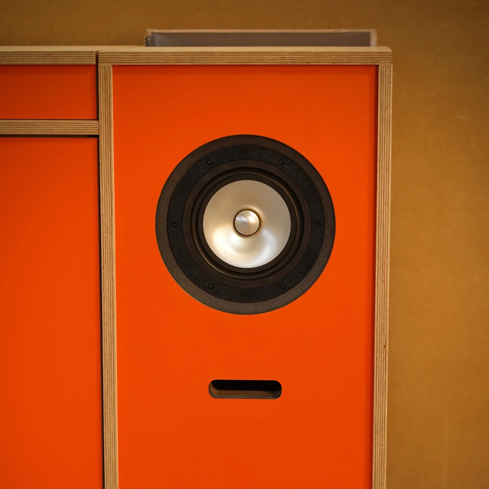 Plyphonic Model B Audiomöbel