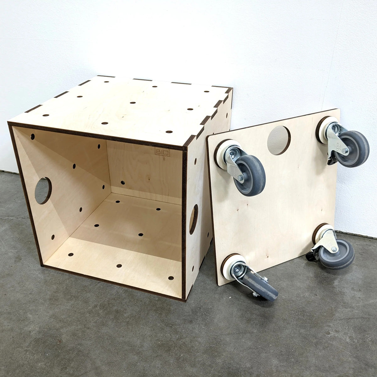 KIUBIQ Holz-Bodenplatte für mobiles Vinyl Regal
